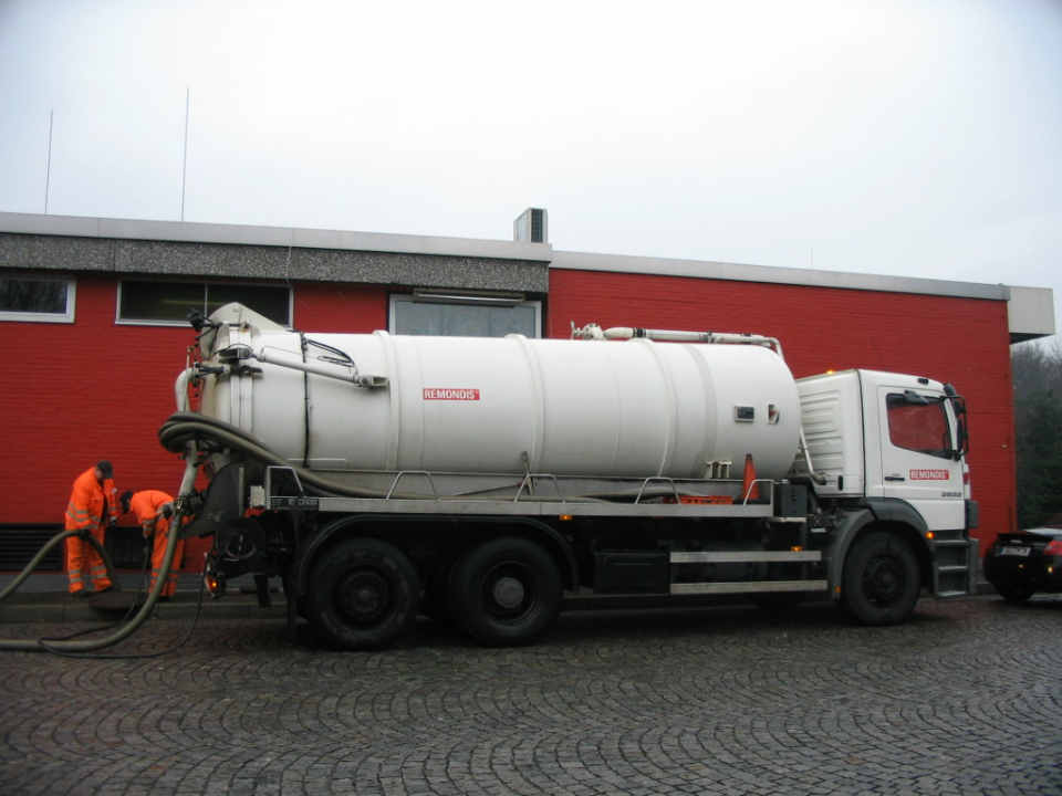 SCAQMD Proposes to Reduce Emissions From Vacuum Truck Operations With Rule 1188